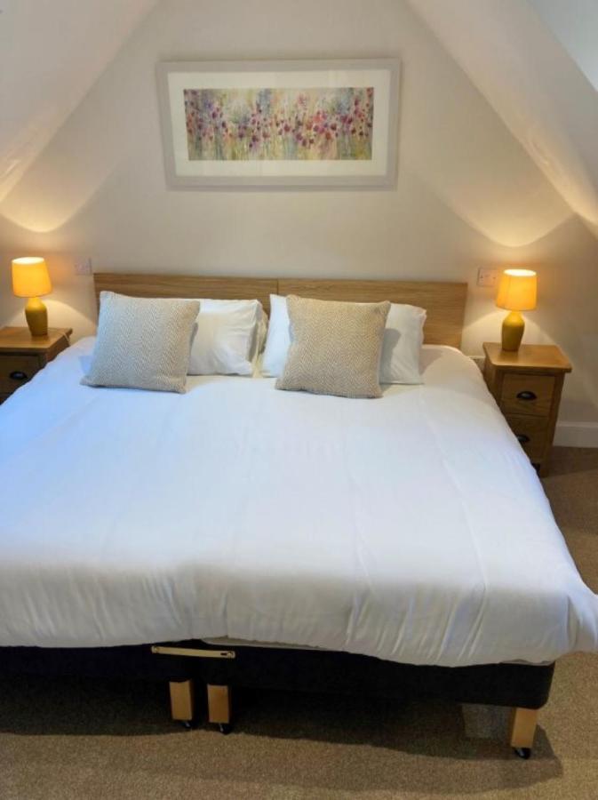 פיטלוצ'רי Kingfisher Cottage, Port O Tay מראה חיצוני תמונה